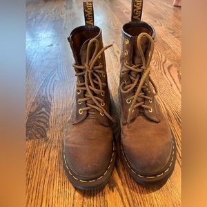 Dr. Martens 7us L Brown Boots